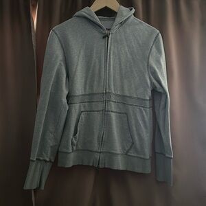 Women’s Aeropostale sweater light, thin.